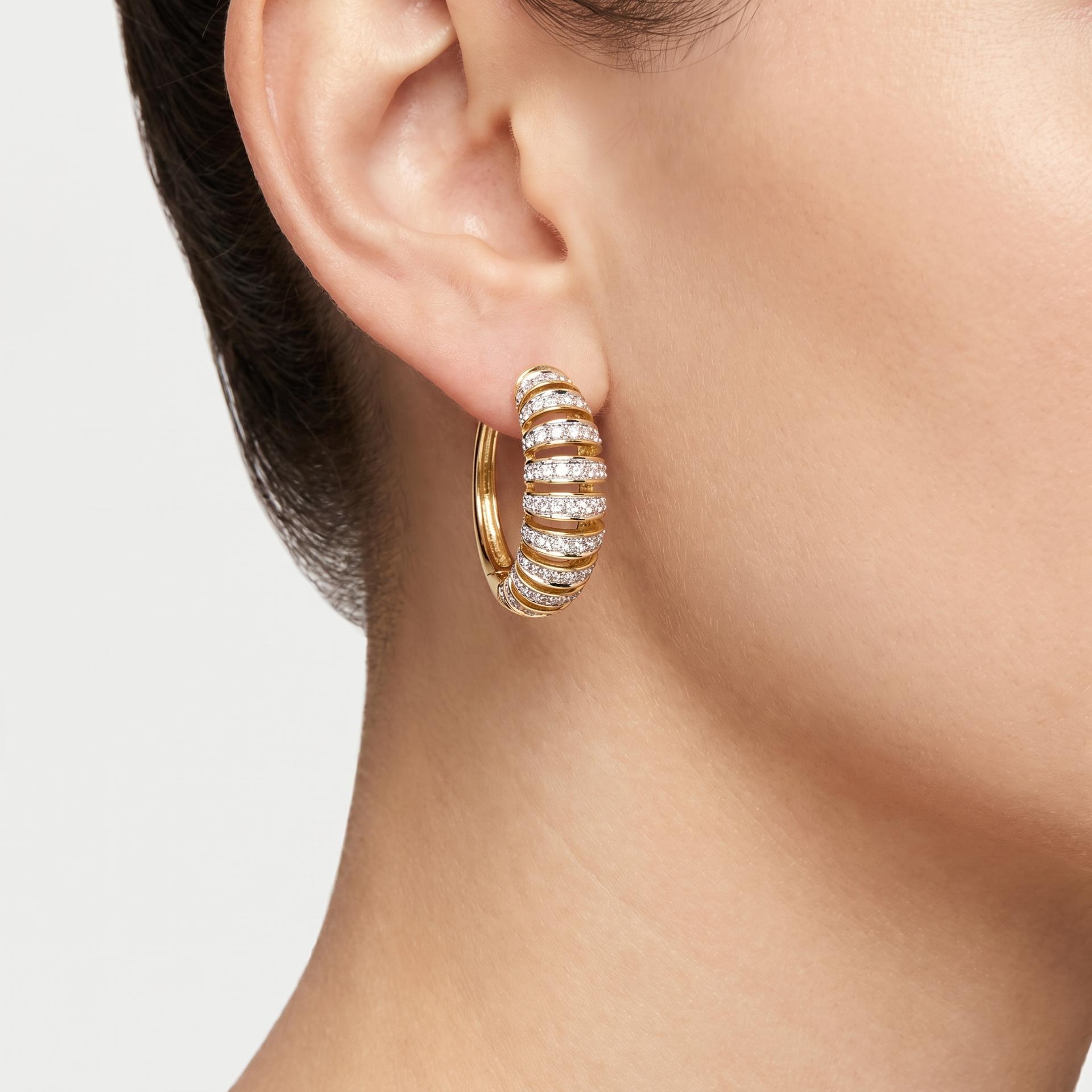 Round Diamond Fluted Hoop Earrings 4