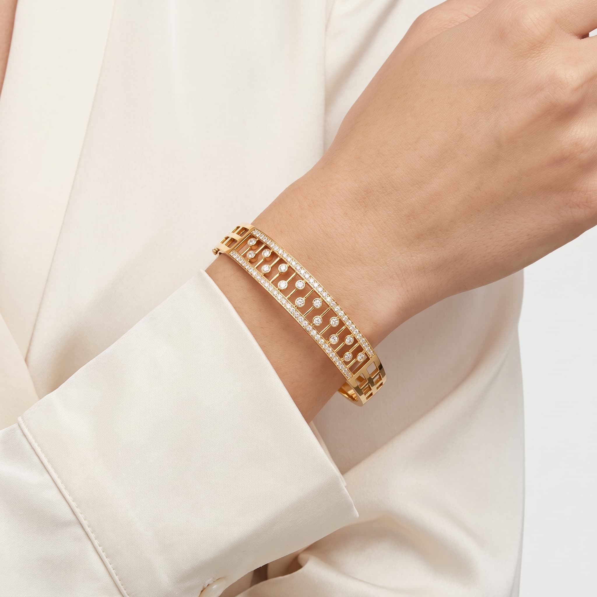 Lattice Row — Round Diamond Openwork Bangle Bracelet thumbnail 3