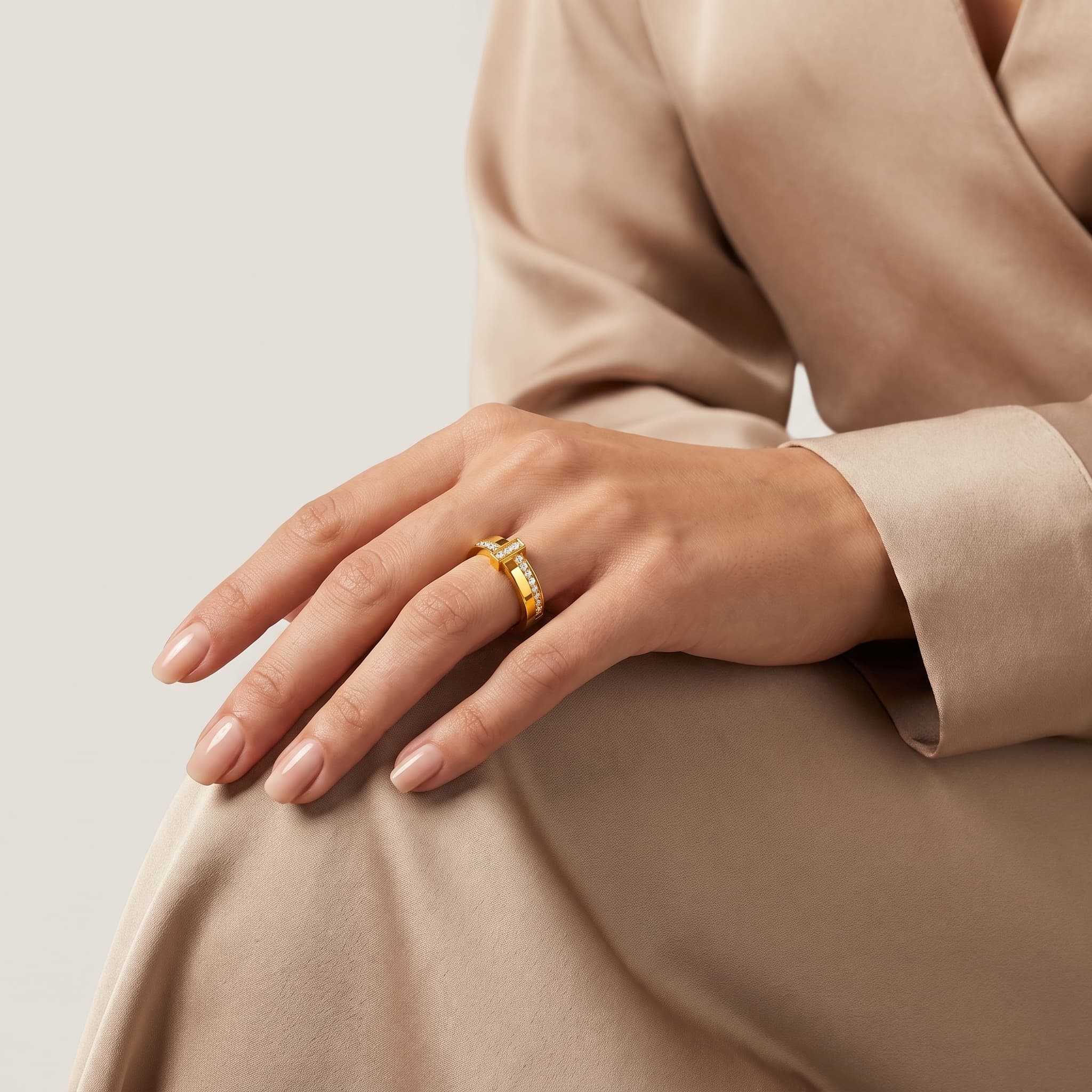 Crossbar — Round Diamond Channel Band with Raised Bar Accent thumbnail 3