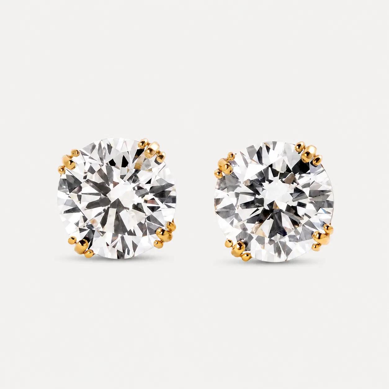 Round Diamond Threaded Stud Earrings