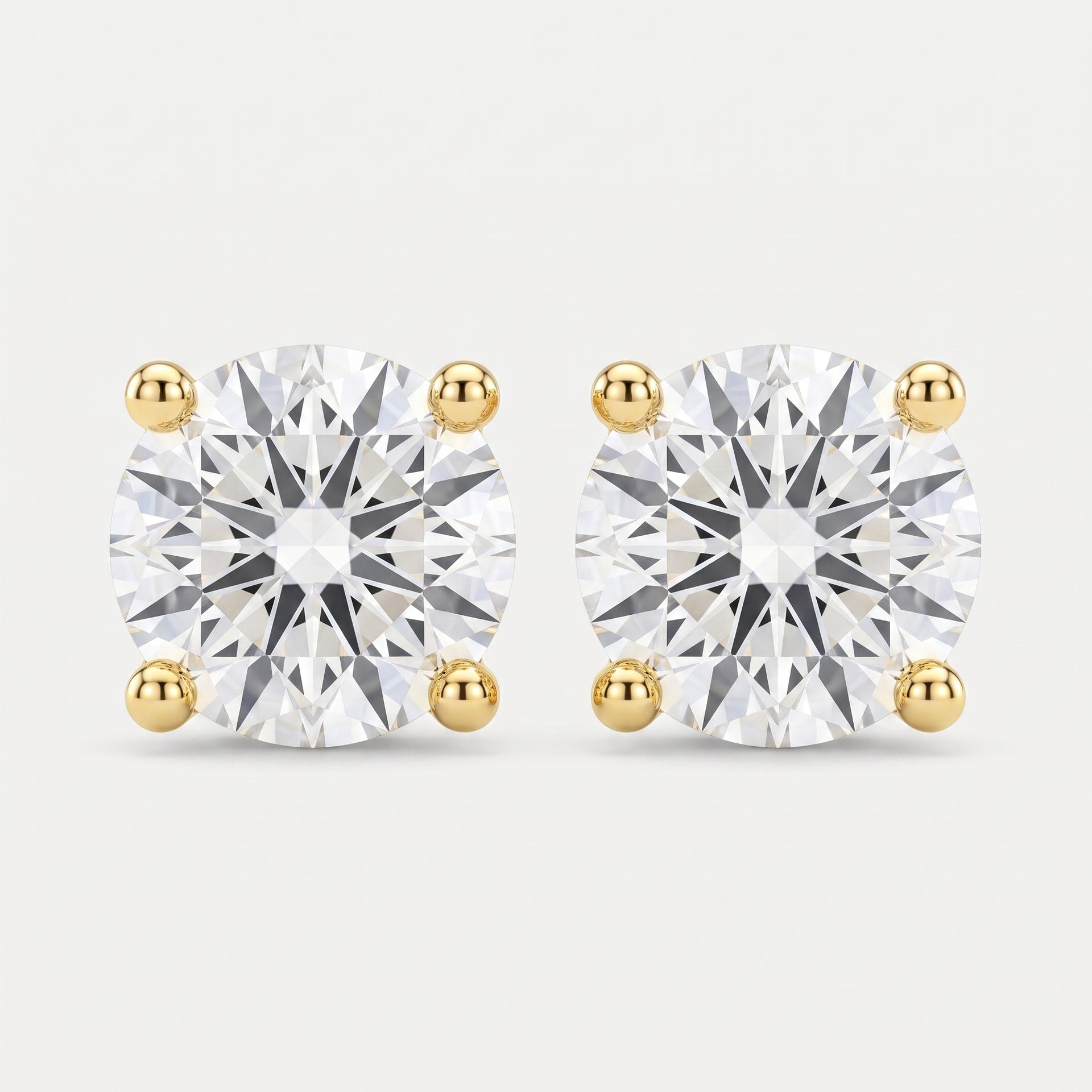 Round Diamond Stud Earrings