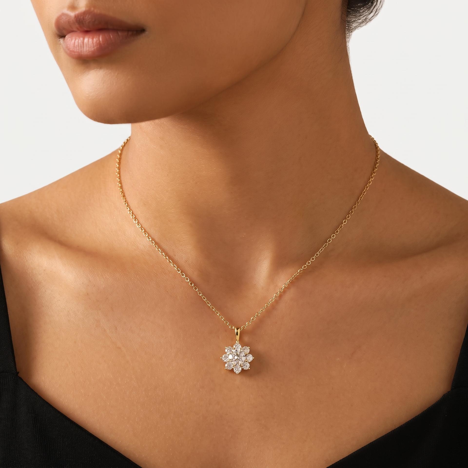 Round Diamond Halo Pendant 2