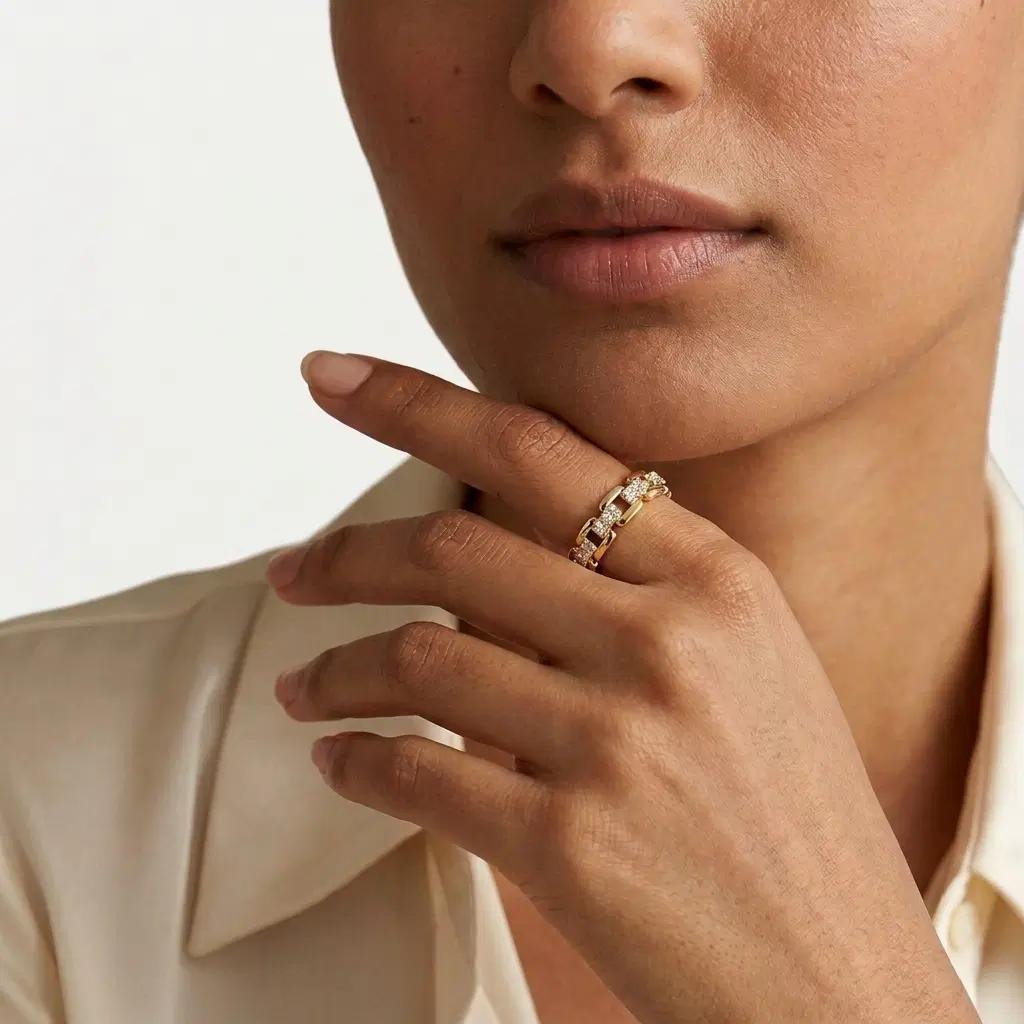 Diamond Link Ring on model