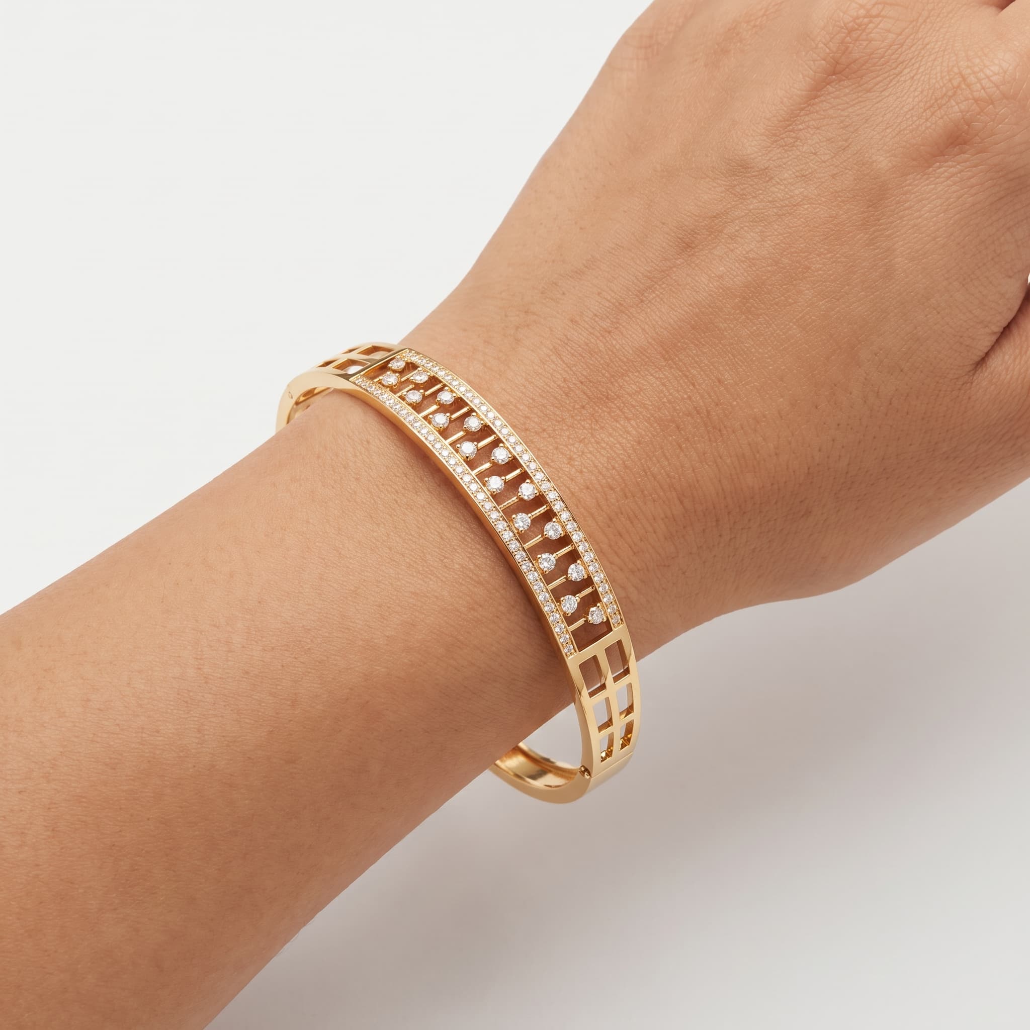 Lattice Row — Round Diamond Openwork Bangle Bracelet thumbnail 4
