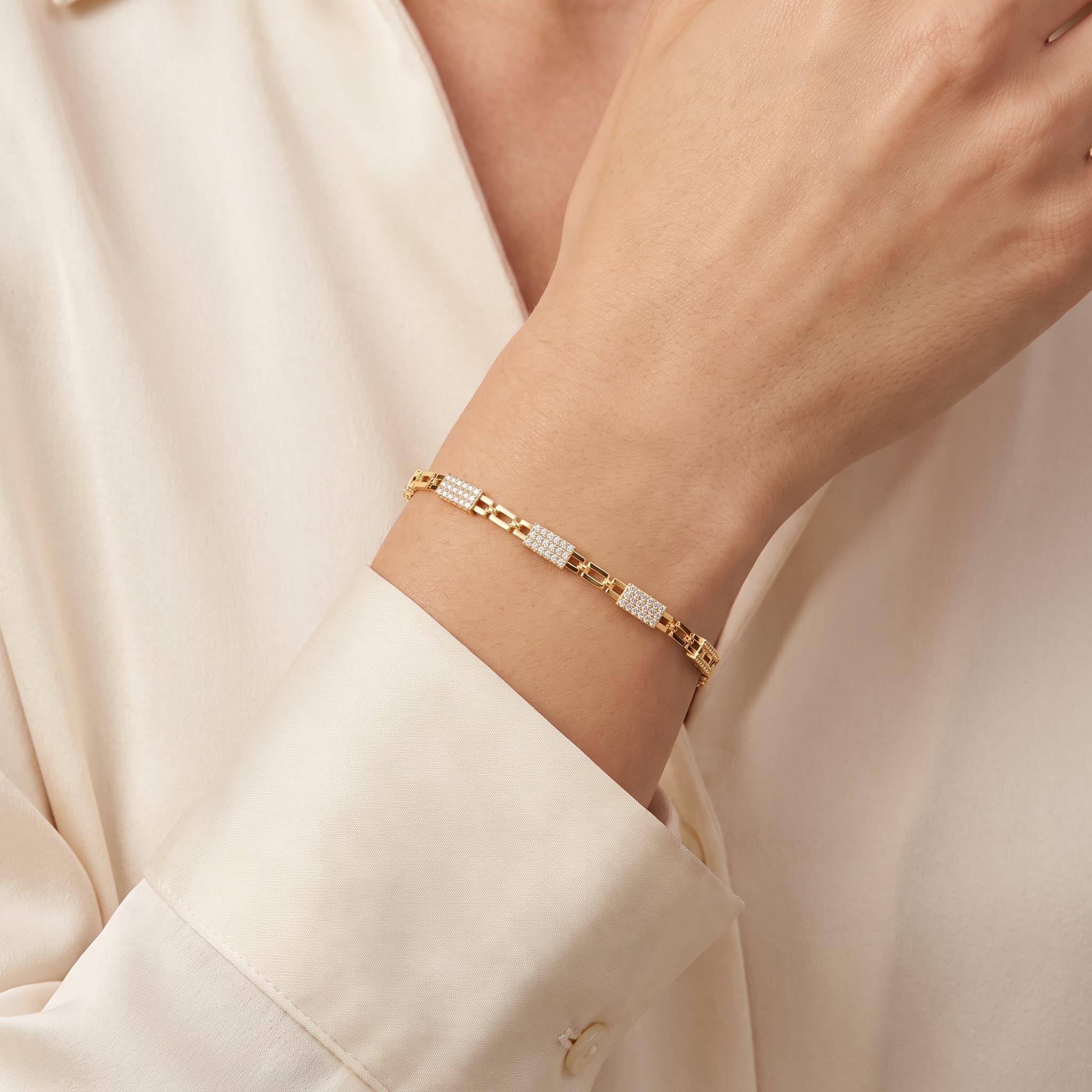 Three Stations — Pavé Diamond Link Bracelet on model