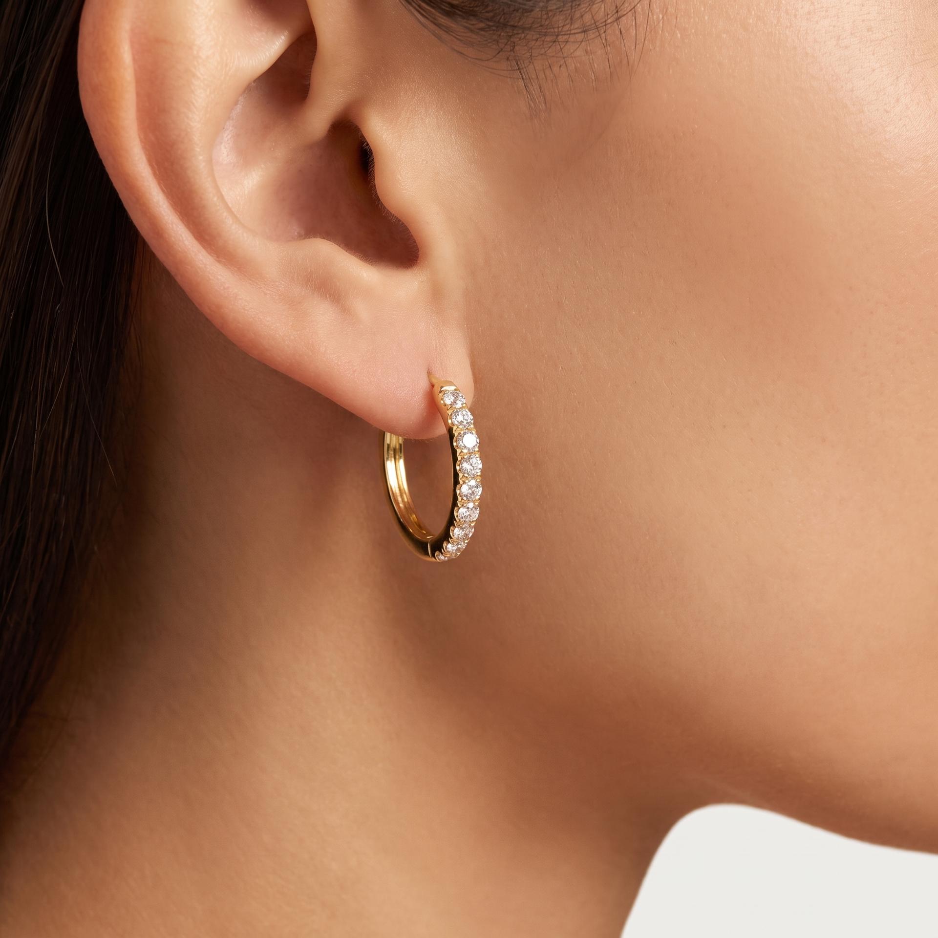 Round Diamond Pavé Hoop Earrings 4