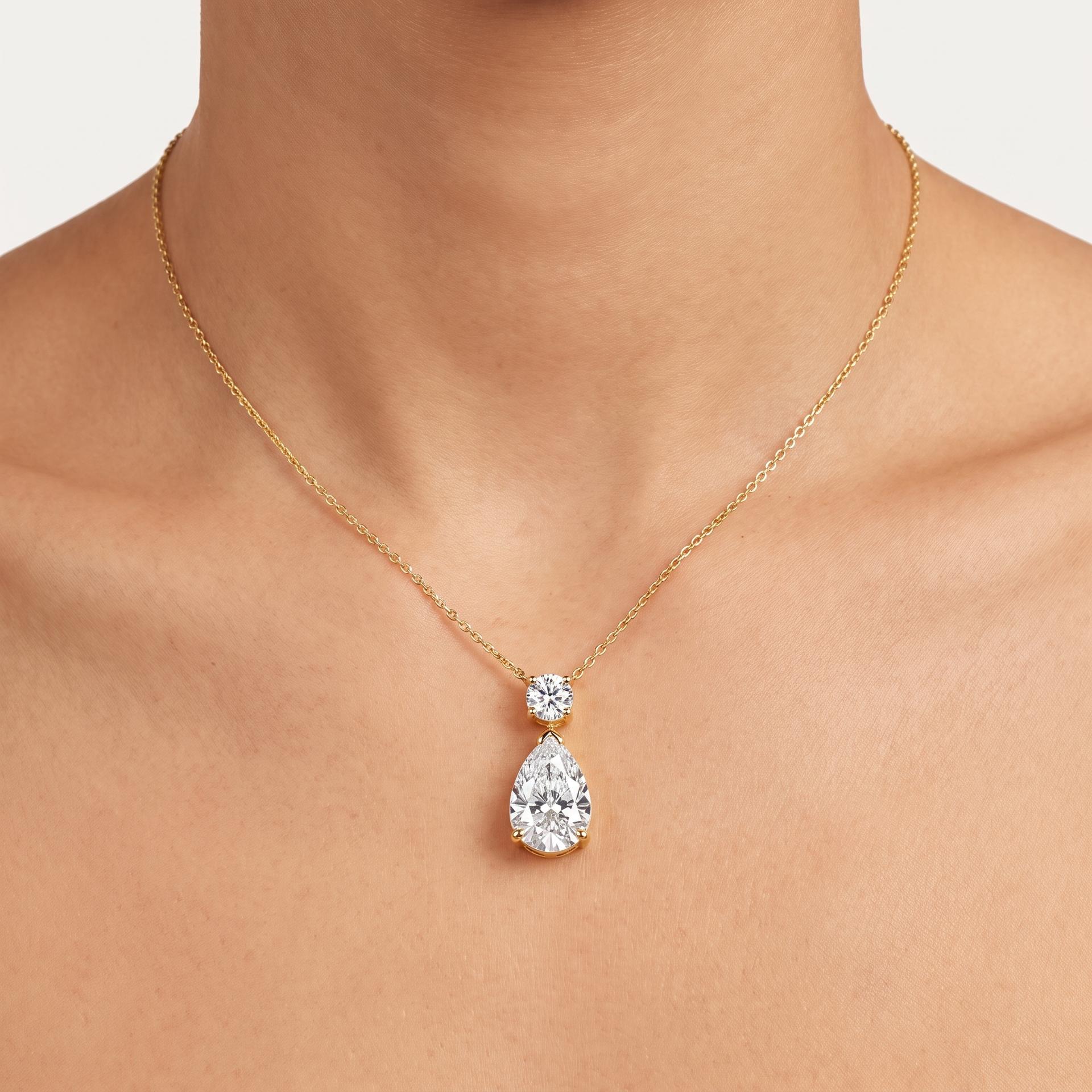 Pear-Cut Diamond Teardrop Pendant 3